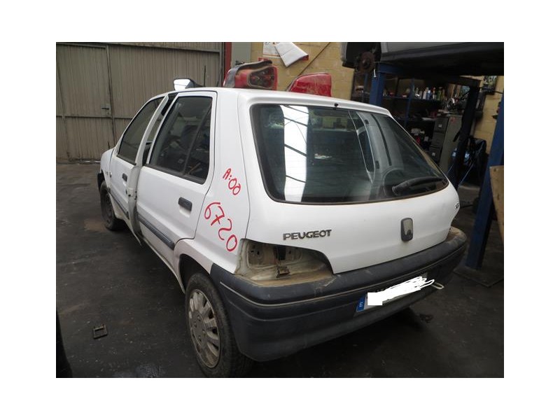 peugeot 106 del año 2000