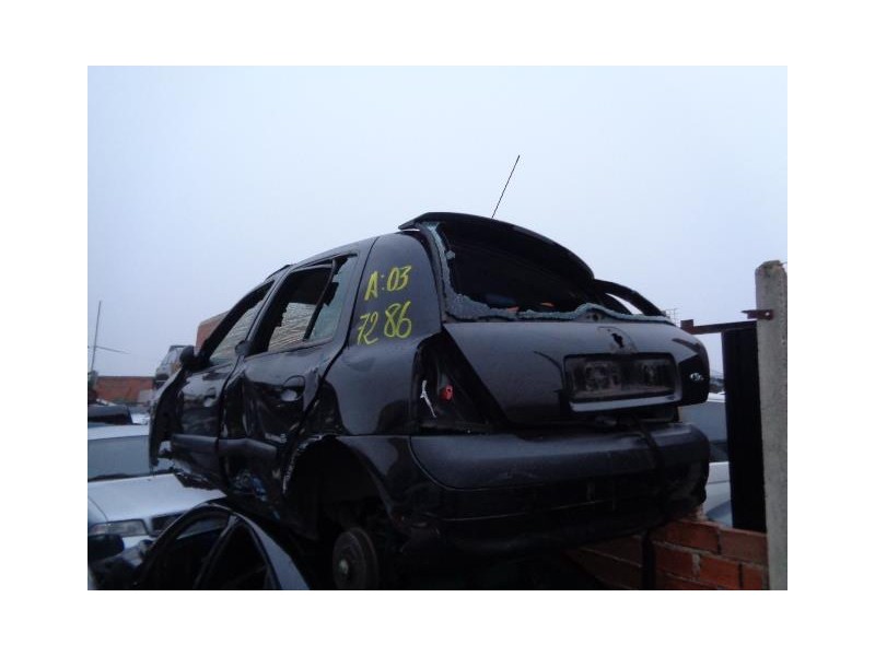 renault clio del año 2003