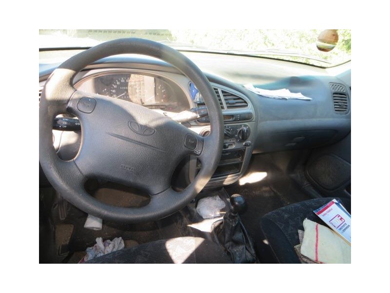 daewoo lanos del año 2001