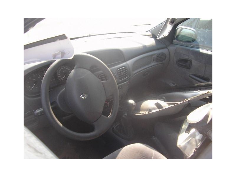 renault megane del año 2001