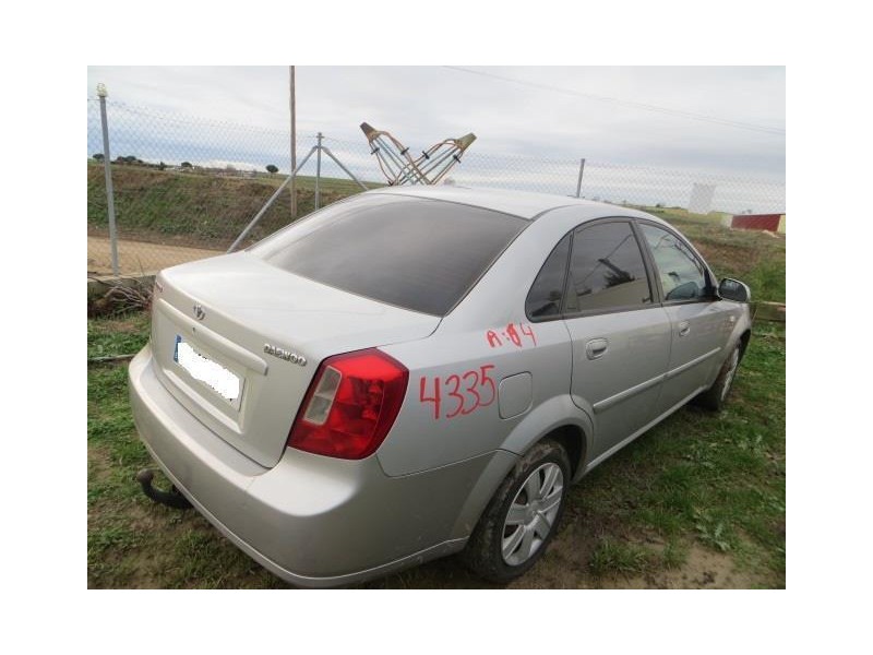 daewoo nubira del año 2004