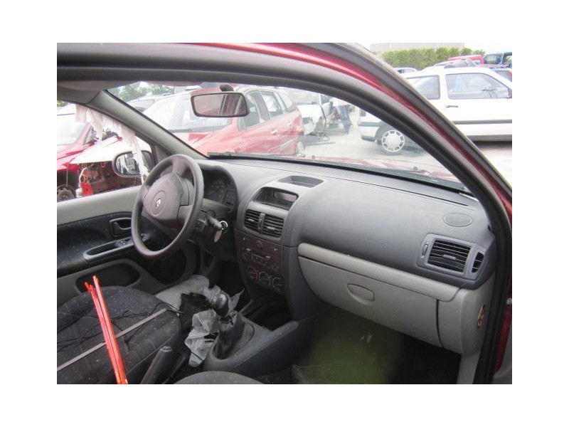 renault clio del año 2002