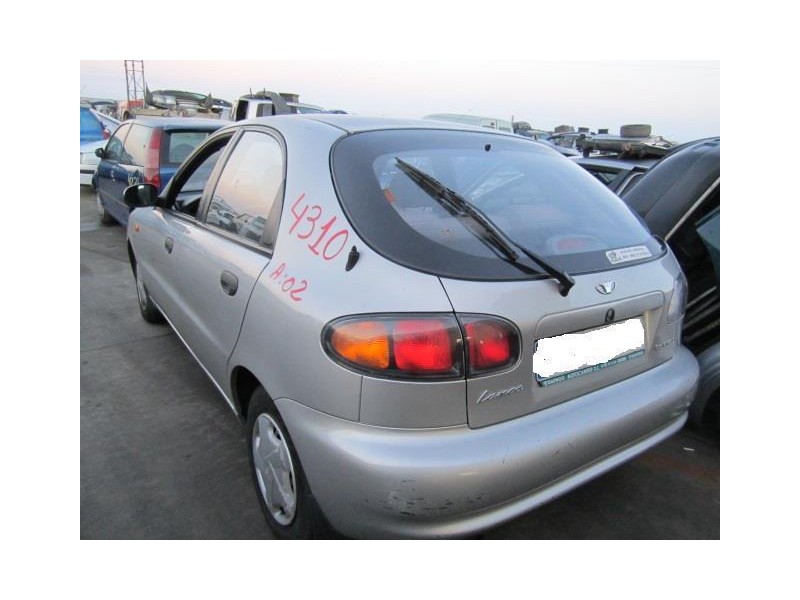 daewoo lanos del año 2002
