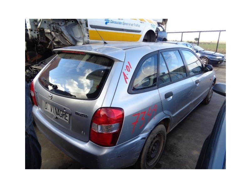 mazda 323 del año 2001