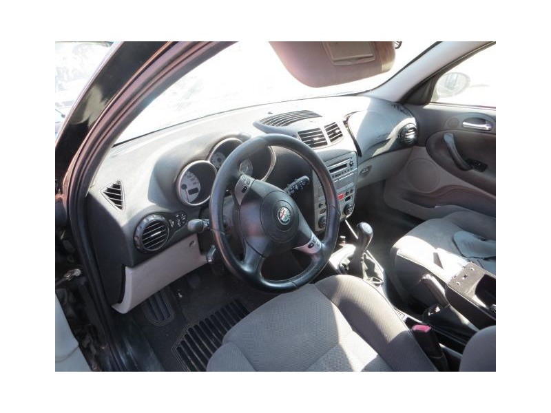 alfa romeo 147 del año 2004