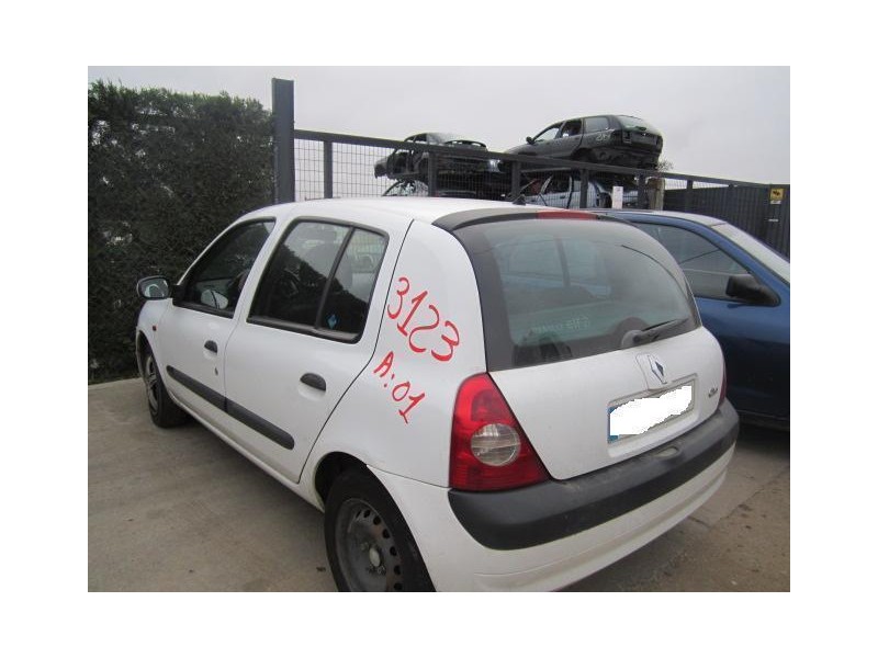 renault clio del año 2001