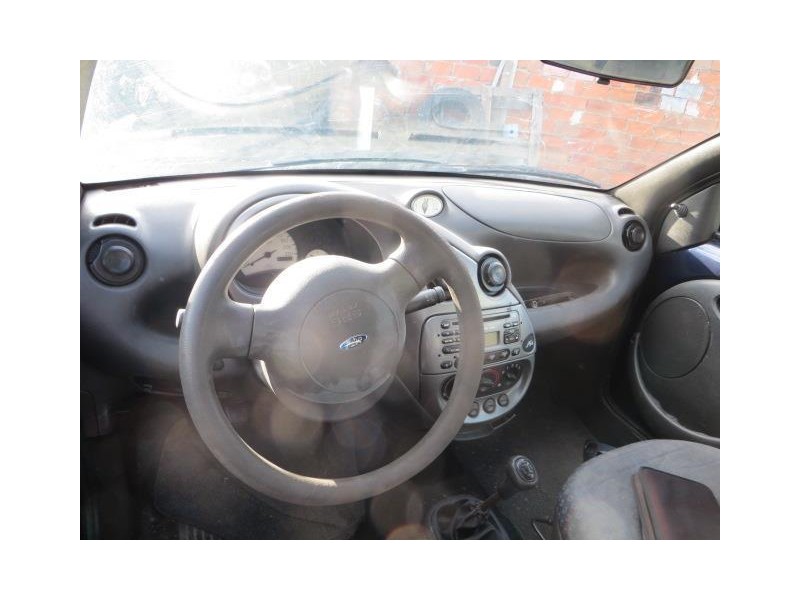 ford ka del año 2001