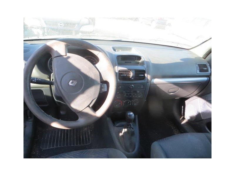 renault clio del año 2002