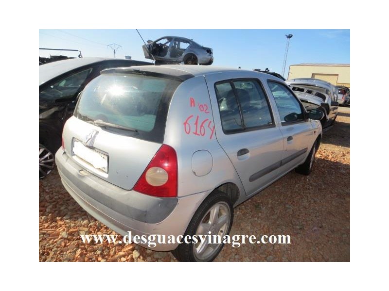 renault clio del año 2002
