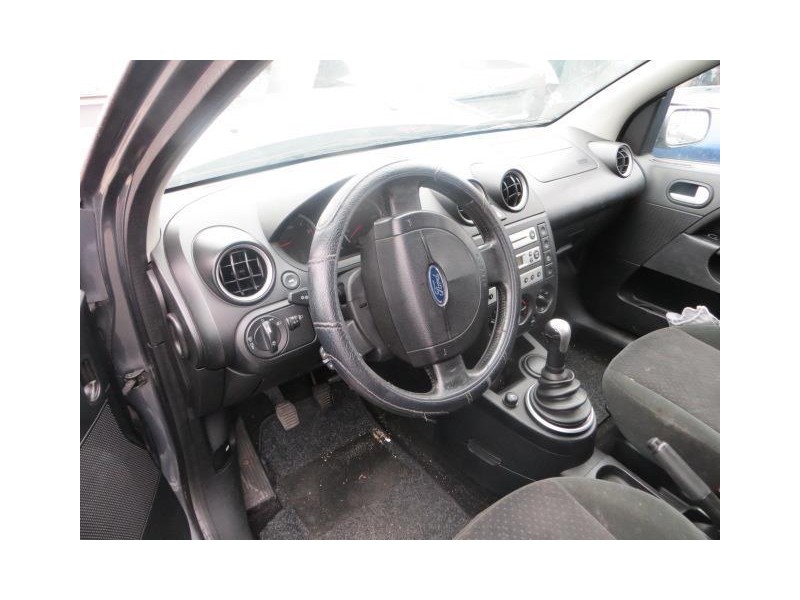 ford fiesta del año 2005