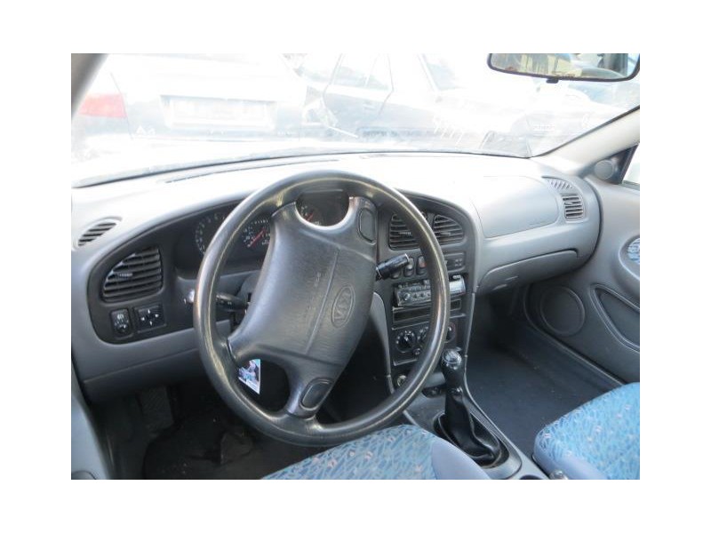 kia sephia del año 2000