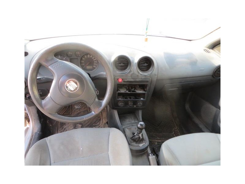 seat ibiza del año 2002