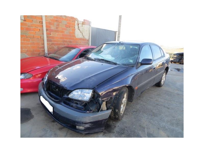 toyota avensis del año 2000