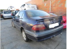 toyota avensis del año 2000 2