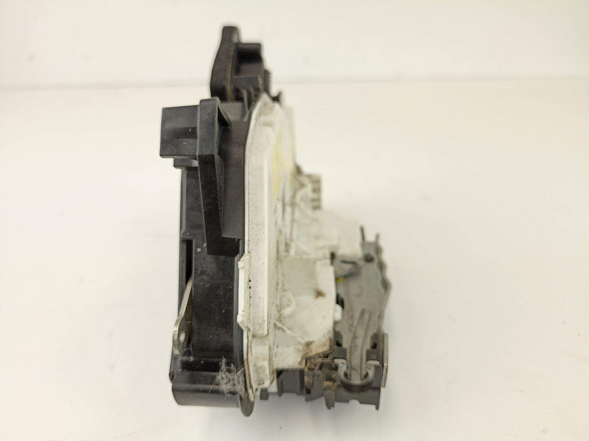 CERRADURA PUERTA DELANTERA IZQUIERDA VOLKSWAGEN GOLF VII 1.6 TDI 105 CV CLHA 5K1837015E 5K1837015E - Vista 3