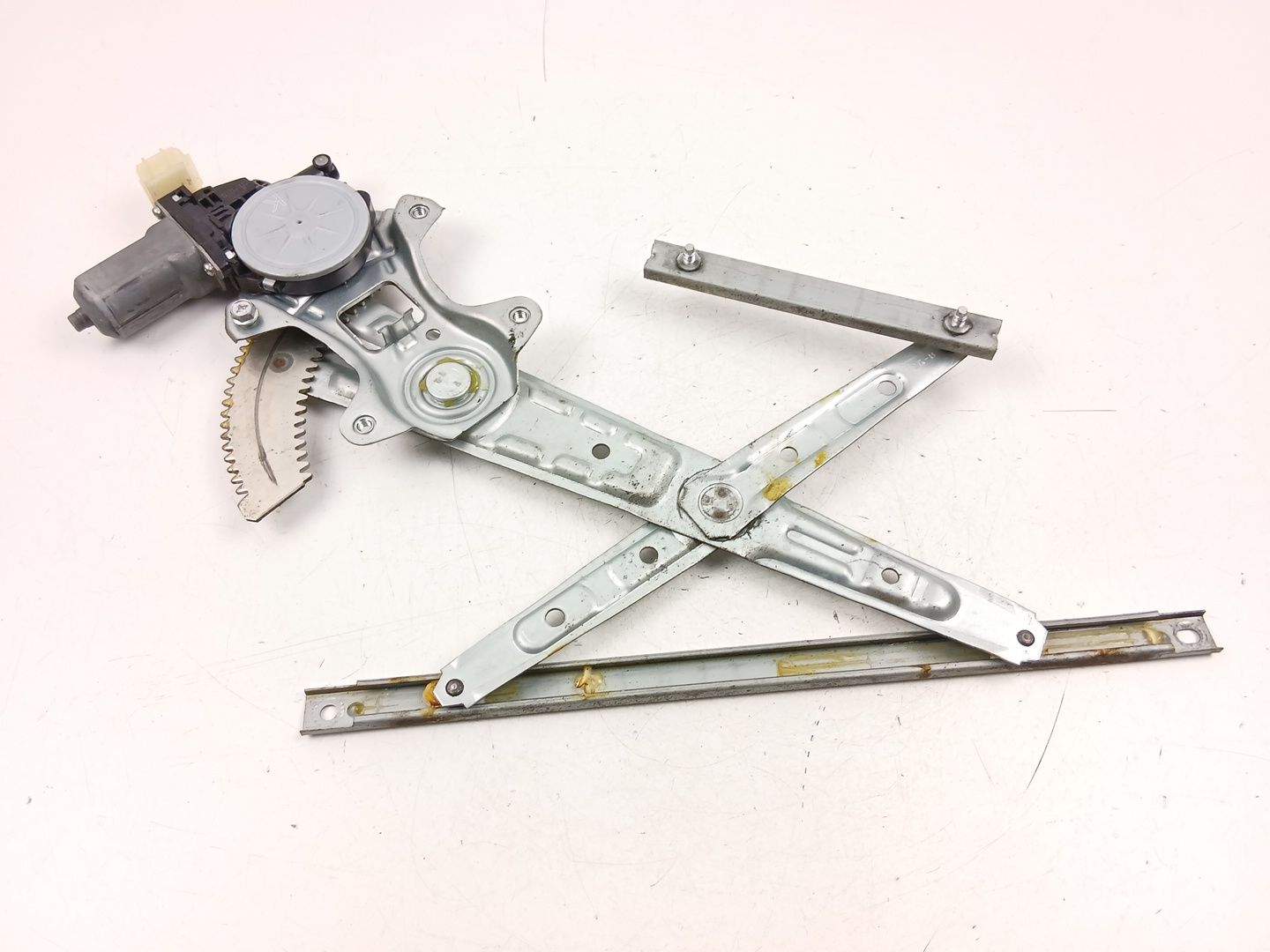 ELEVALUNAS TRASERO IZQUIERDO NISSAN X-TRAIL III (T32_, T32R, T32RR) 827311BA0A / 2621004660 827311BA0A2621004660