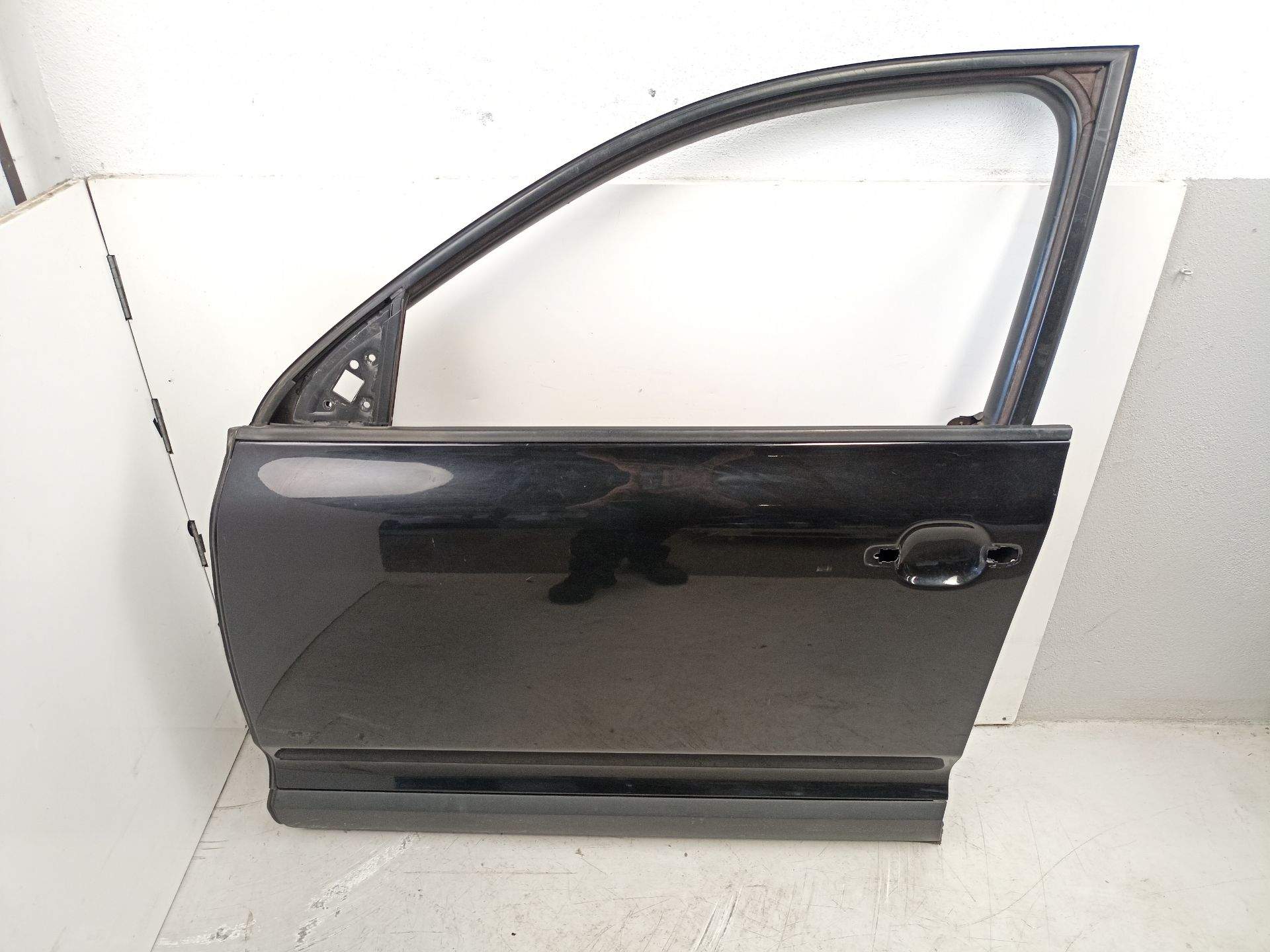 PUERTA DELANTERA IZQUIERDA VOLKSWAGEN TOUAREG (7LA, 7L6, 7L7) 7L0831055L 7L0831055L