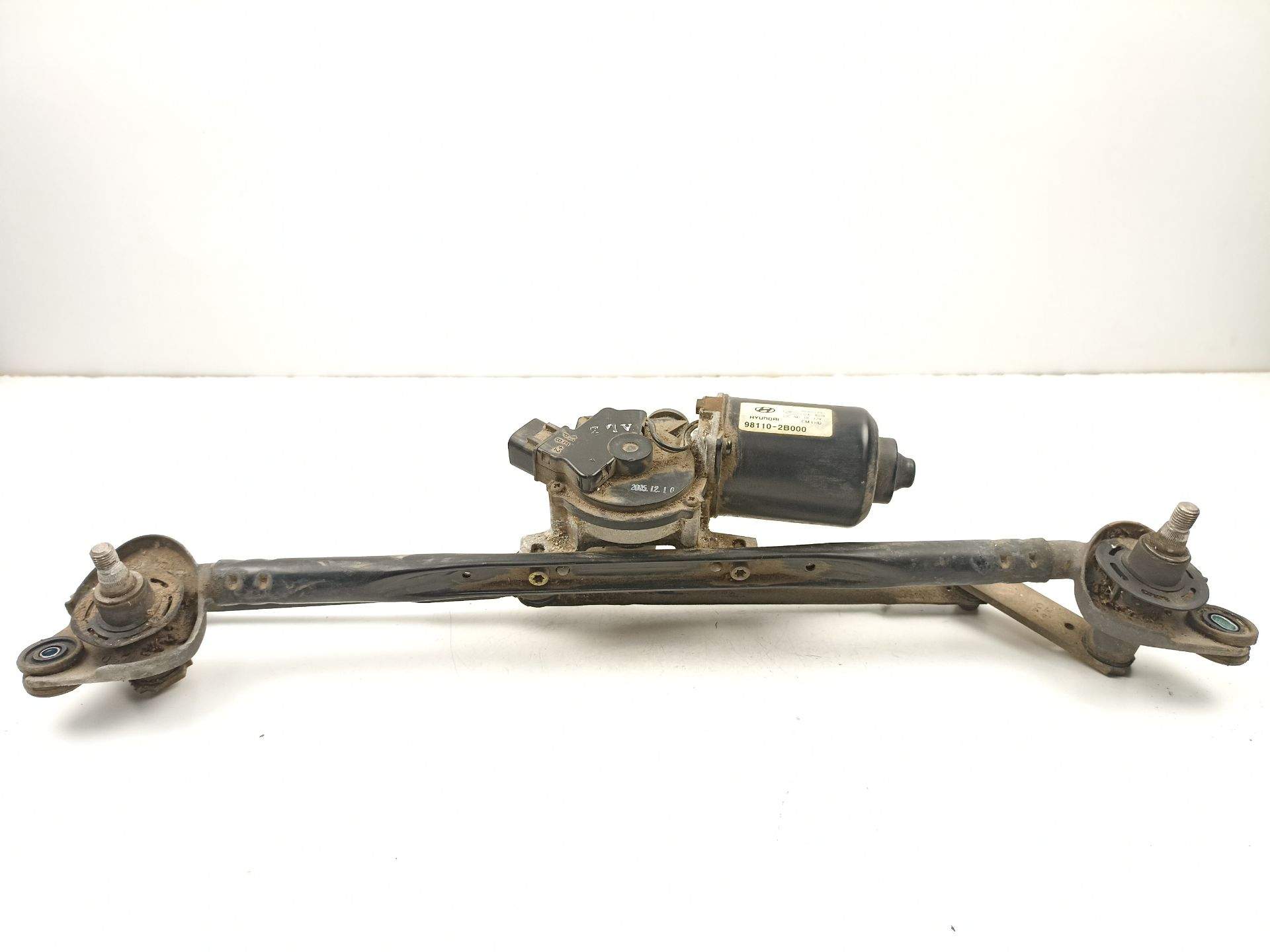 MOTOR LIMPIA DELANTERO HYUNDAI SANTA FÉ II (CM) 981102B000 981102B000 - Vista 3