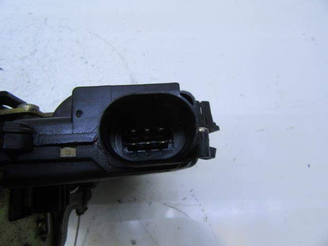 CERRADURA PUERTA TRASERA IZQUIERDA SKODA OCTAVIA I (1U2) 3B4839016A 3B4839016A - Vista 3