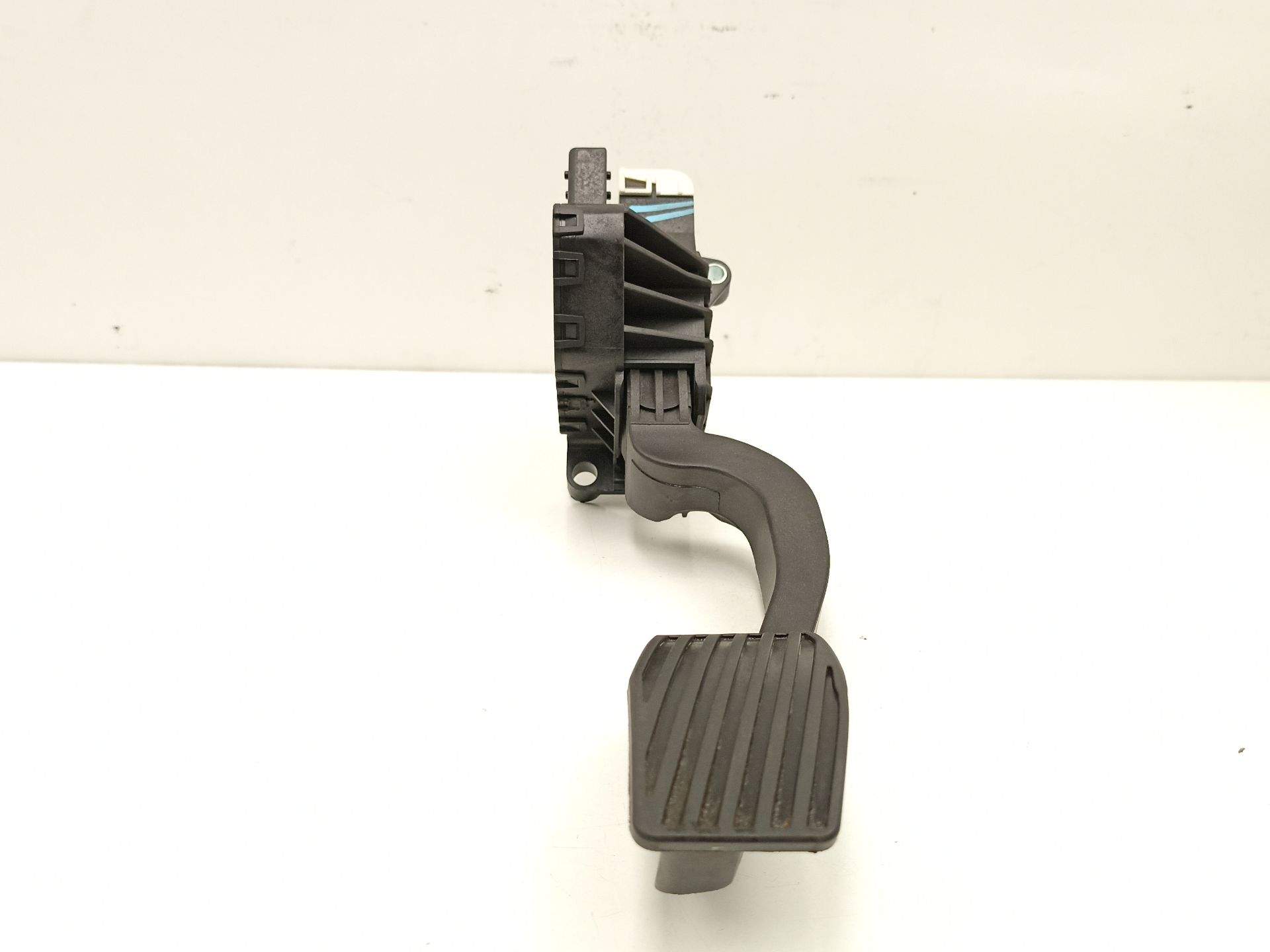POTENCIOMETRO ACELERACION OPEL CORSA D (S07) 13305804 13305804 - Vista 3