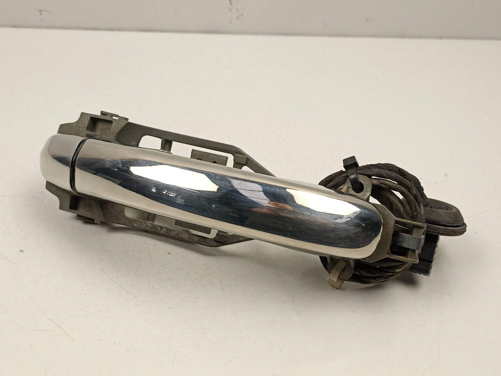 MANILLA DELANTERA DERECHA VOLKSWAGEN TOUAREG (7LA, 7L6, 7L7) 7L0837886C 7L0837886C