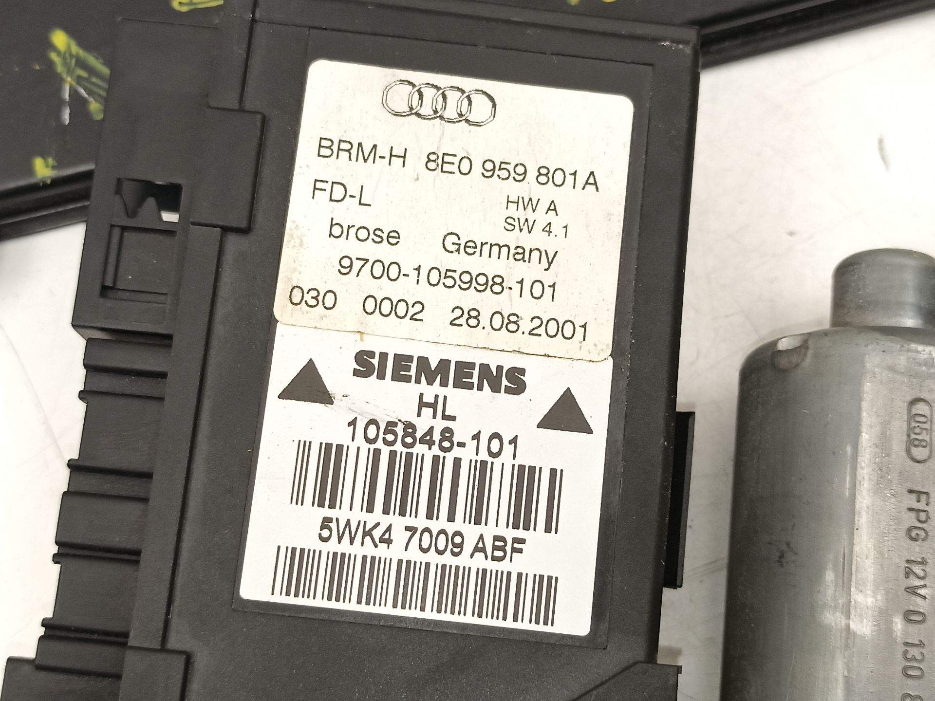 ELEVALUNAS TRASERO IZQUIERDO AUDI A4 Avant (8E) 8E0839461C / 8E0959801A / 9700105998101 8E0839461C8E0959801A9700105998101 - Vista 2