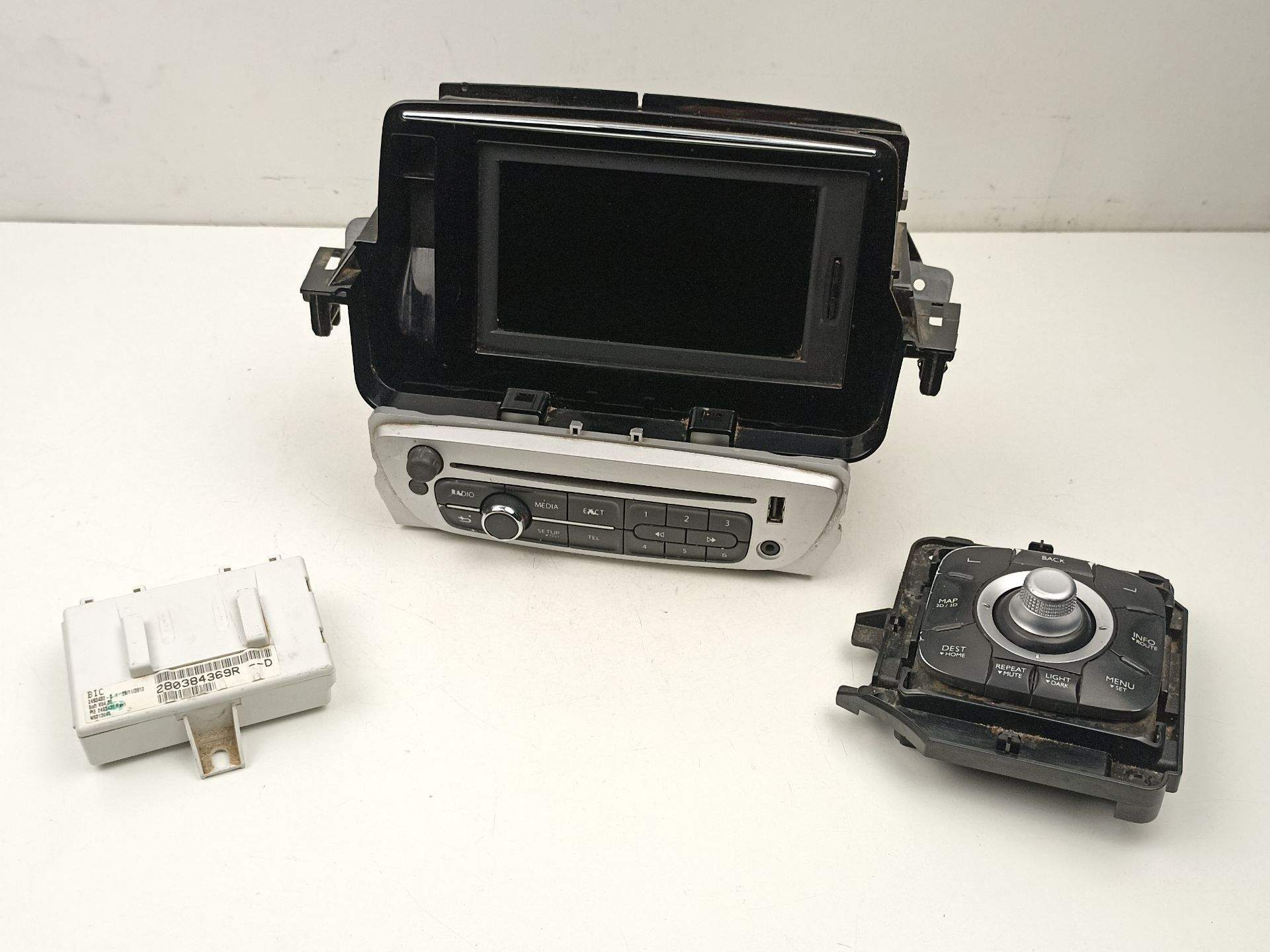 RADIO CD/MP3 RENAULT MEGANE III Hatchback (BZ0/1_, B3_) 281153266R / 259153411R / A2C32333000 281153266R259153411RA2C32333000