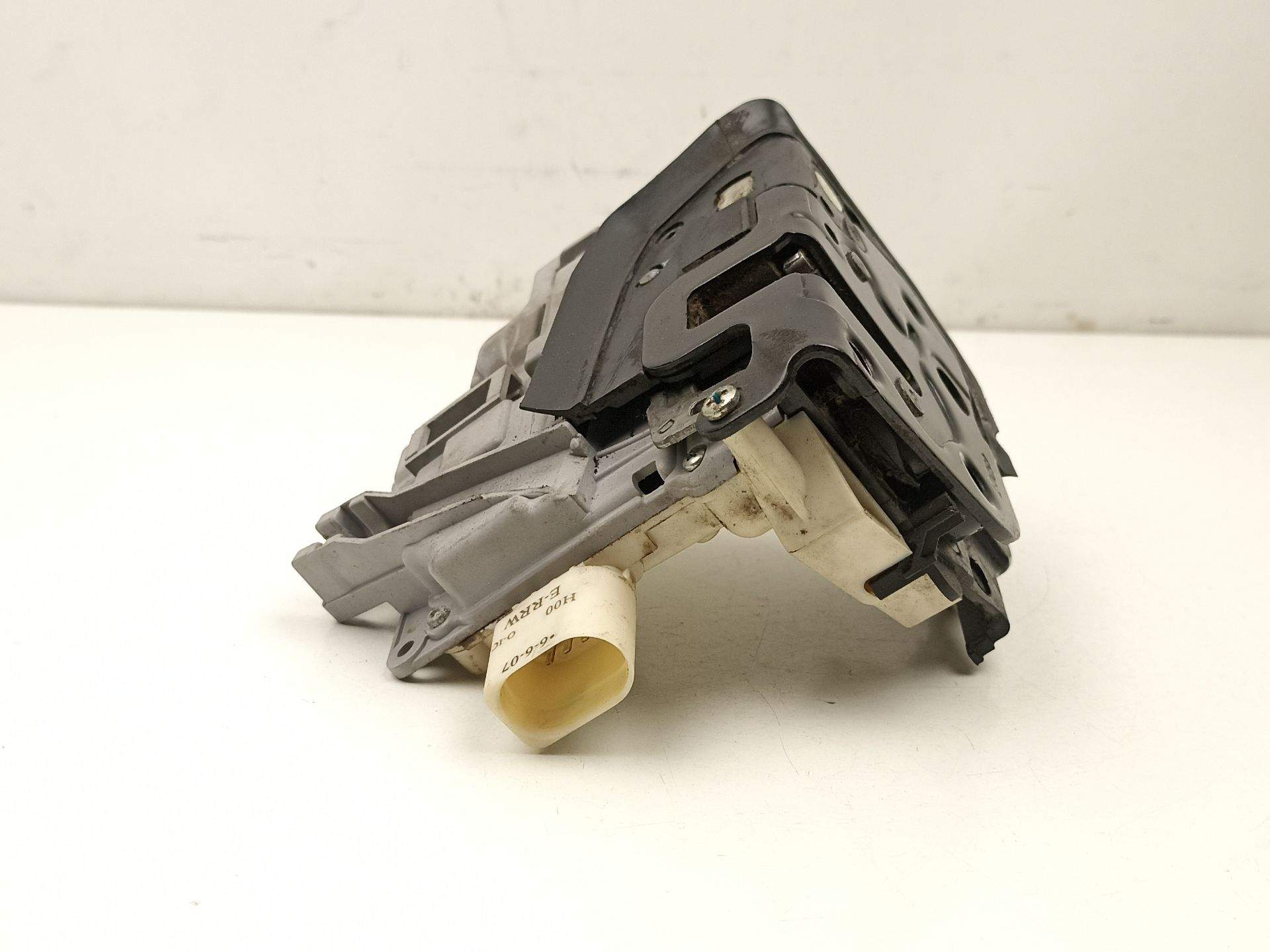 CERRADURA PUERTA DELANTERA DERECHA AUDI A3 Sportback (8PA) 4F1837016 4F1837016 - Vista 3