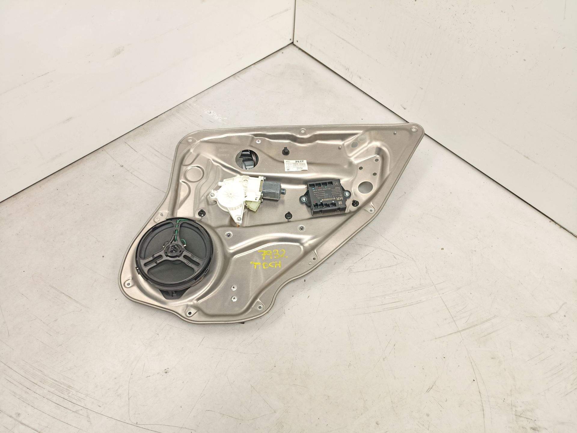 ELEVALUNAS TRASERO DERECHO MERCEDES-BENZ CLASE C (W204) BERLINA A2047300879 / A2127301879 / 981695104 A2047300879A2127301879981695104