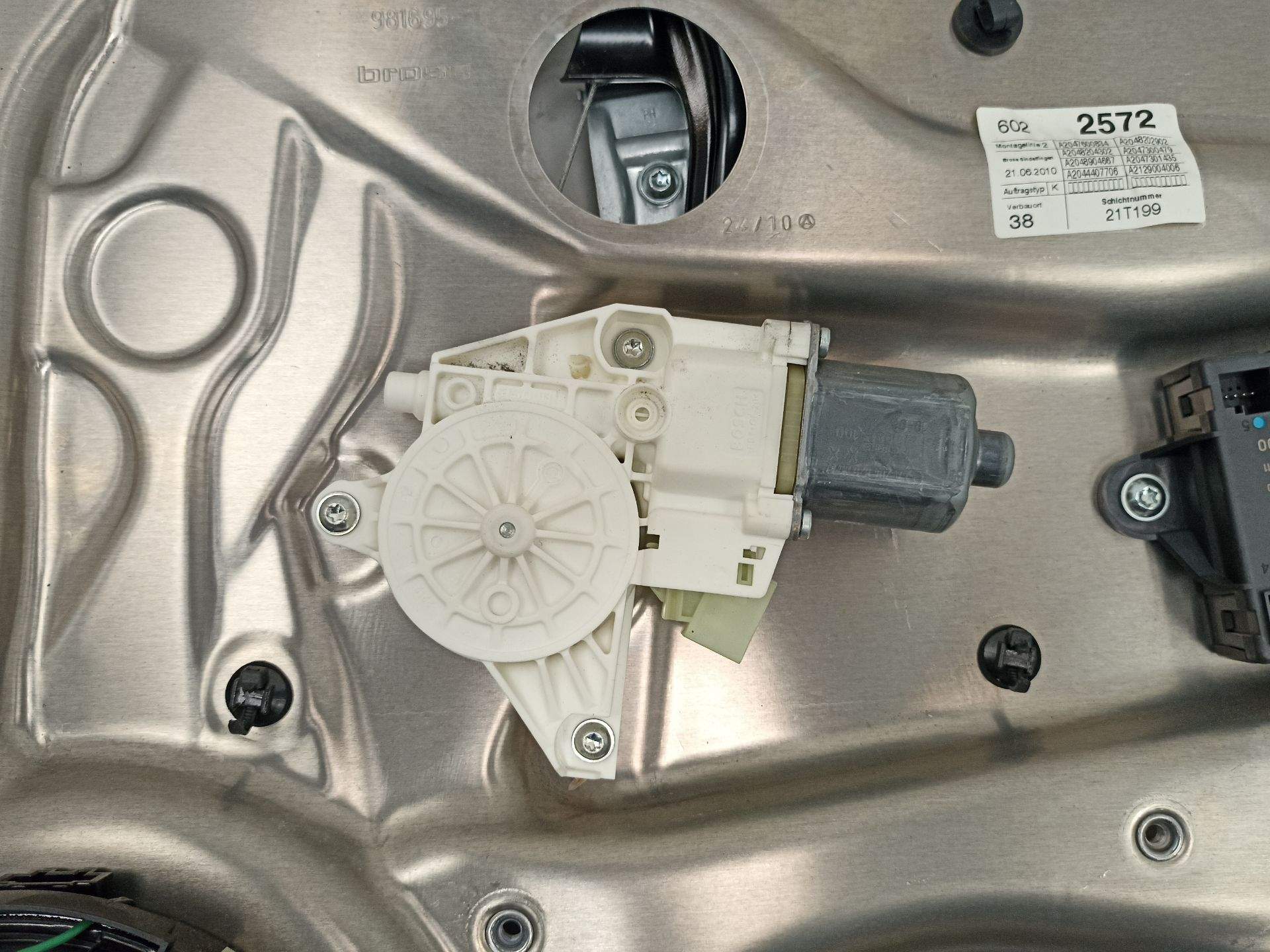 ELEVALUNAS TRASERO DERECHO MERCEDES-BENZ CLASE C (W204) BERLINA A2047300879 / A2127301879 / 981695104 A2047300879A2127301879981695104 - Vista 3