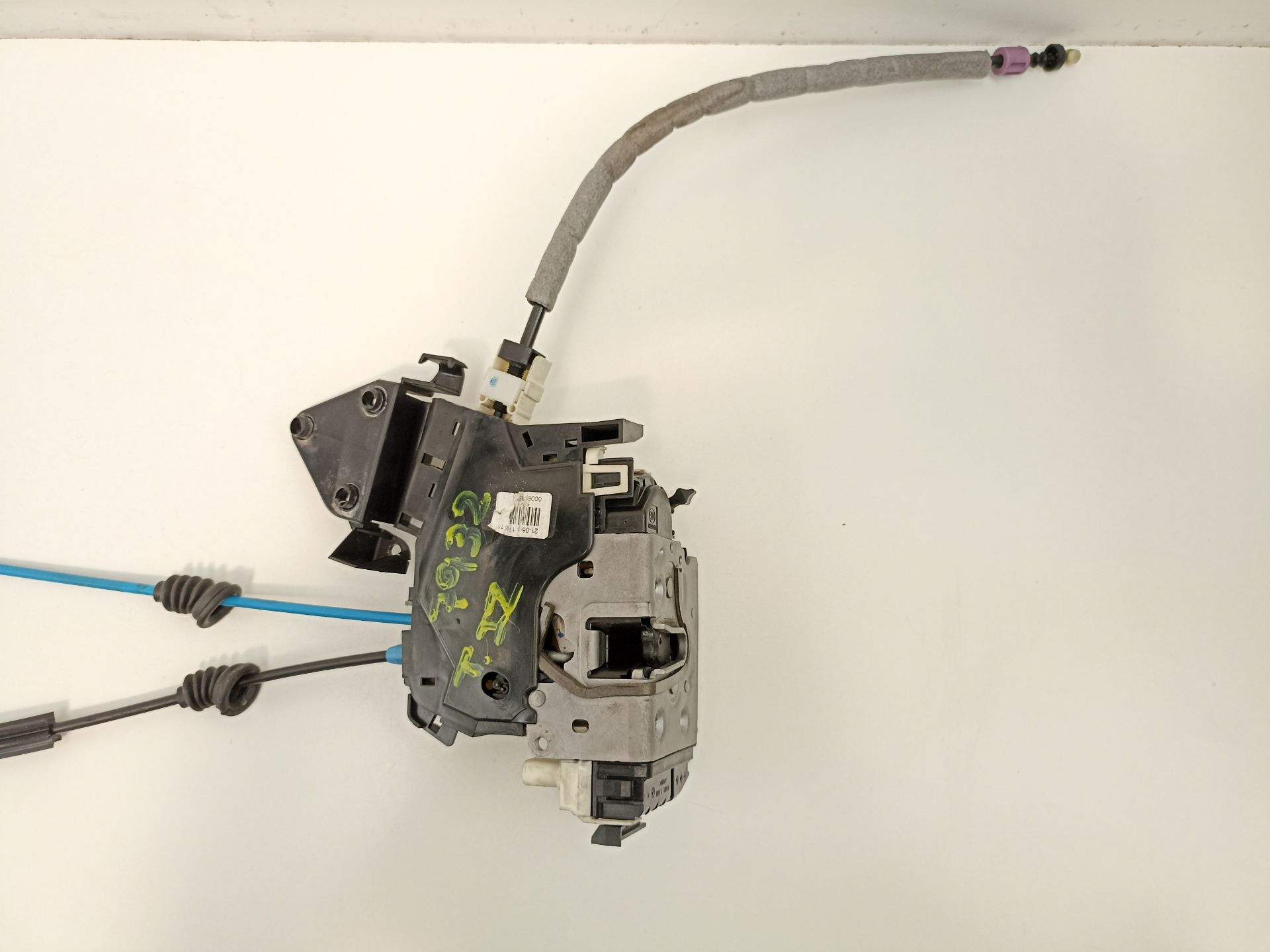 CERRADURA PUERTA TRASERA IZQUIERDA MERCEDES-BENZ CLASE C (W204) BERLINA A2047301335 / A2047331708 A2047301335A2047331708 - Vista 2