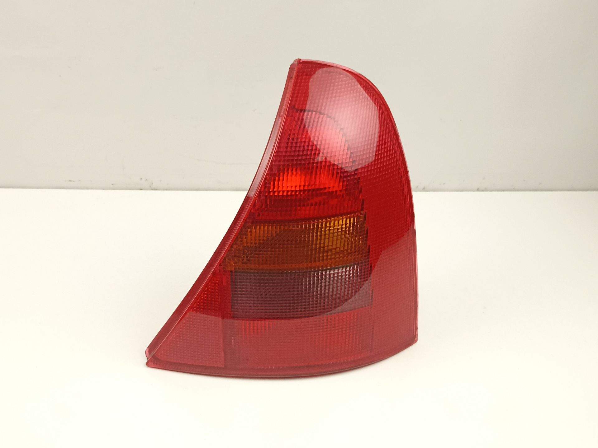 PILOTO TRASERO DERECHO RENAULT Clio II Fase I (B/CBO) 7700410518 7700410518