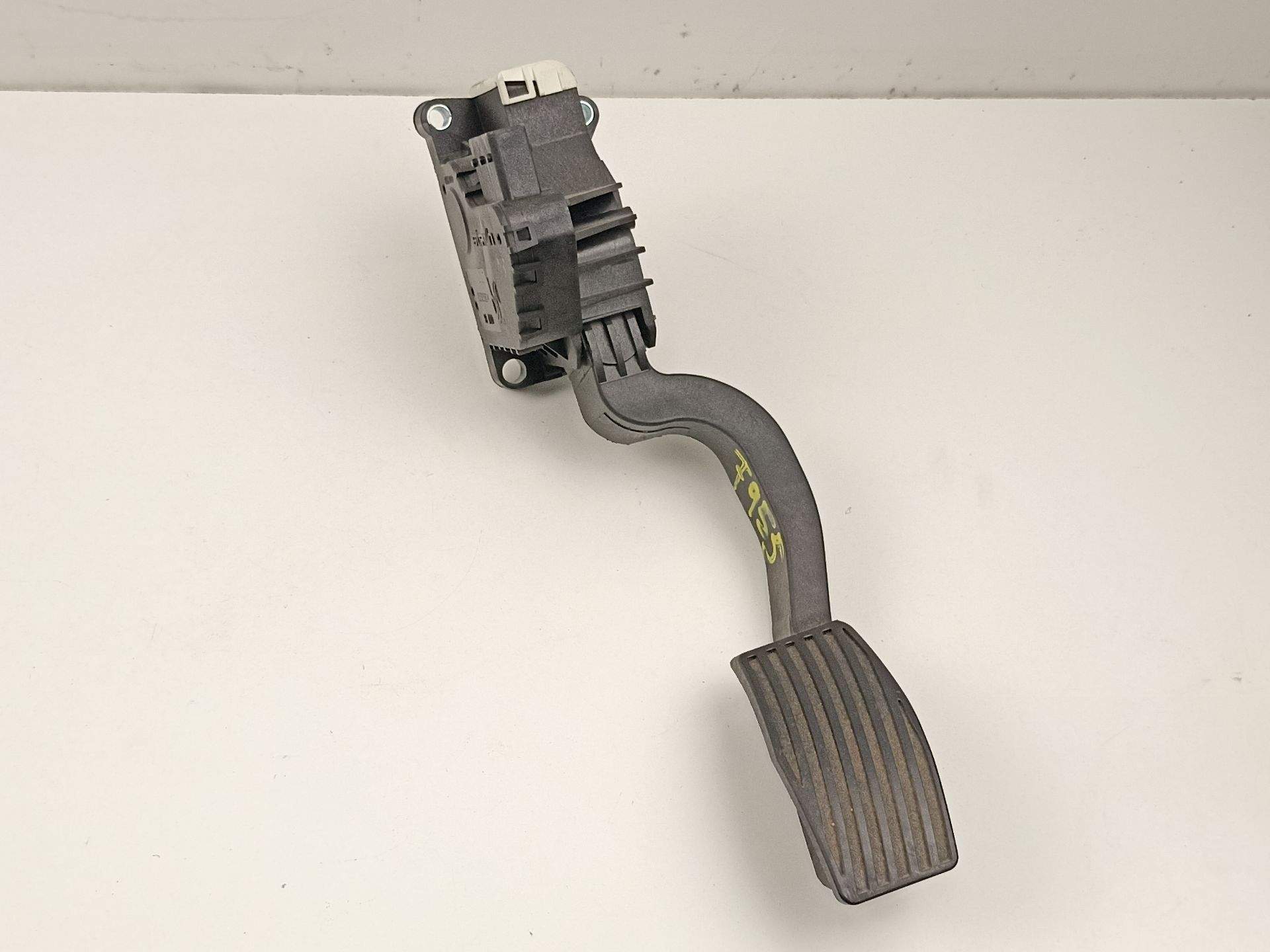 POTENCIOMETRO ACELERACION OPEL CORSA D 13305804 13305804
