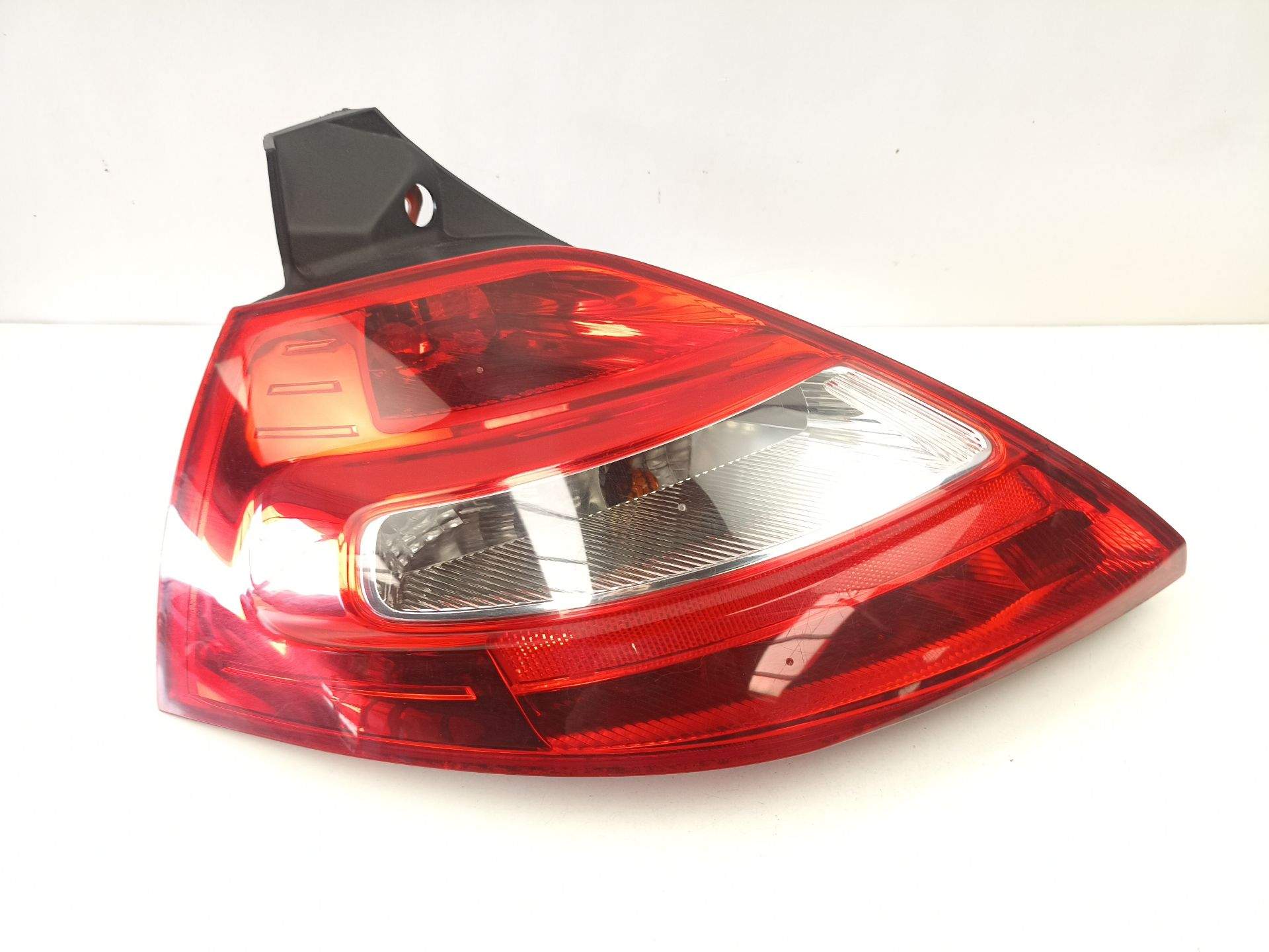 PILOTO TRASERO IZQUIERDO RENAULT MEGANE II (BM0/1_, CM0/1_) 8200413214 / 89318199 820041321489318199