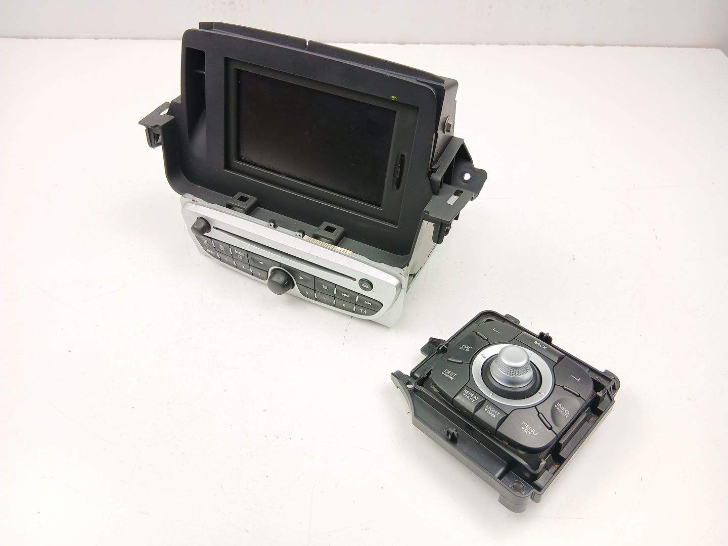 RADIO CD/MP3 RENAULT MEGANE CC (EZ0/1_) 281155040R / 253B00345R / 259156554R 281155040R253B00345R259156554R