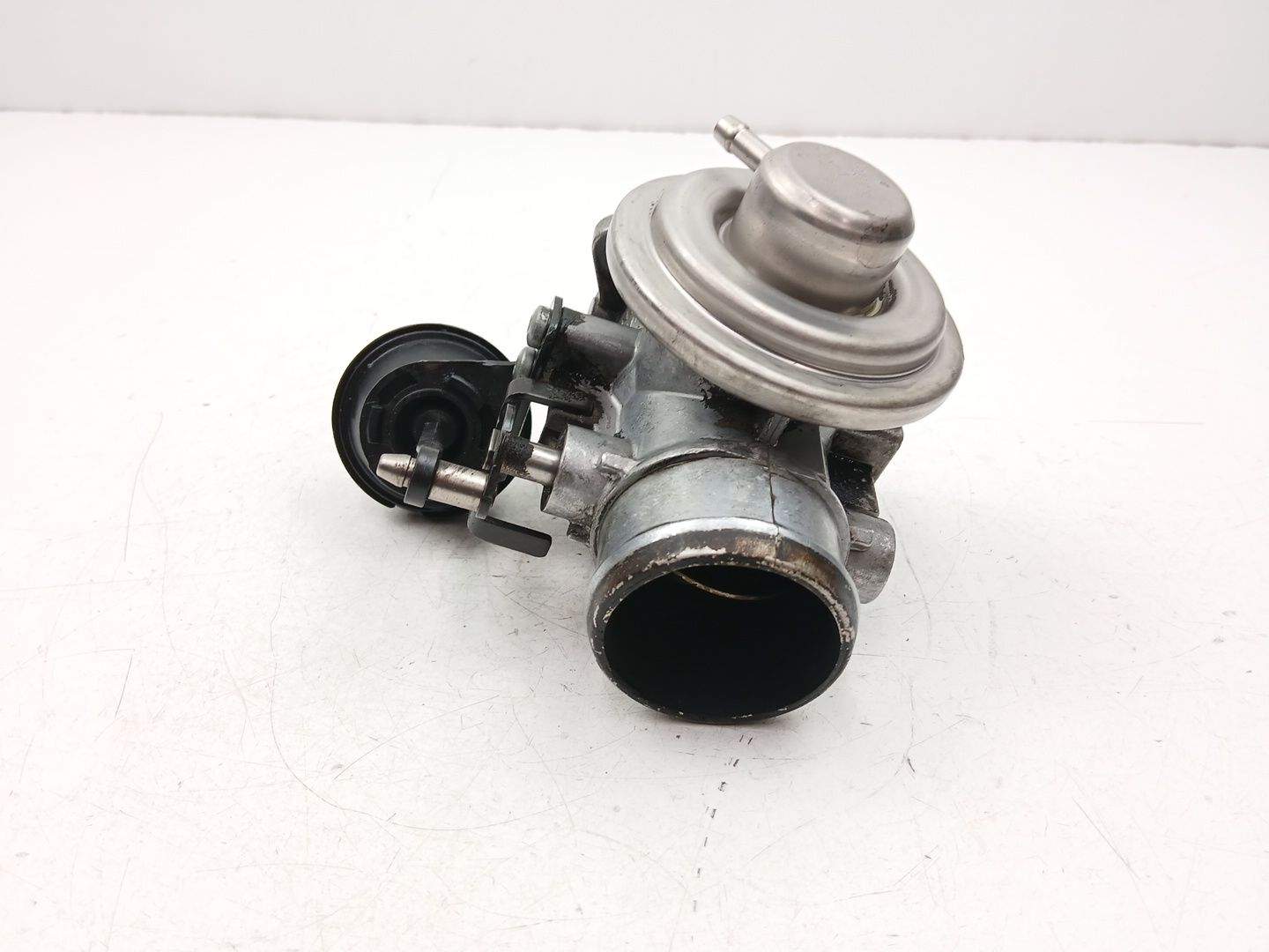 VALVULA EGR VOLKSWAGEN POLO (6N2) 038129637B / 045131501C 038129637B045131501C - Vista 3