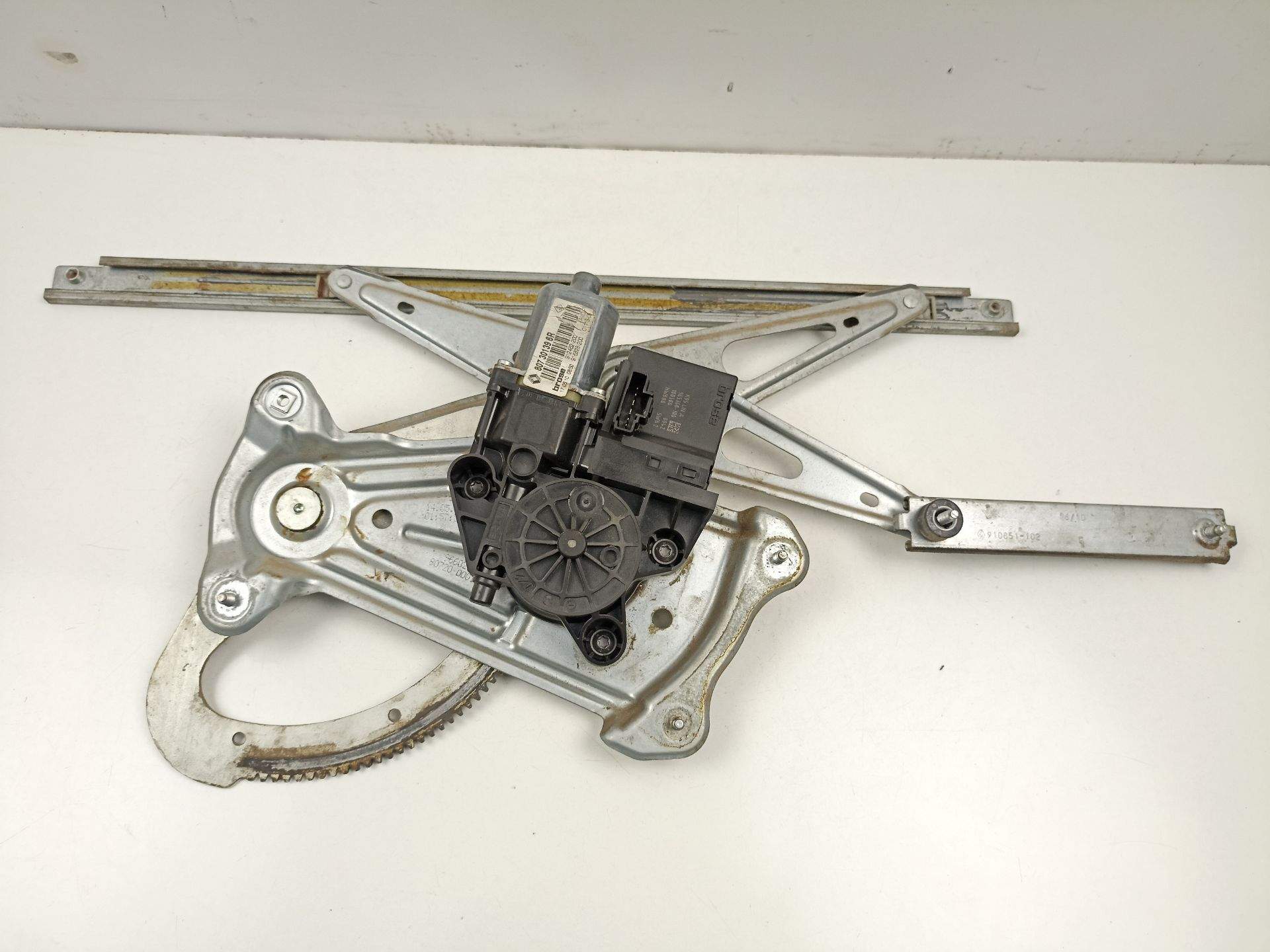 ELEVALUNAS DELANTERO DERECHO RENAULT MEGANE III Grandtour (KZ0/1) 807301396R 807301396R