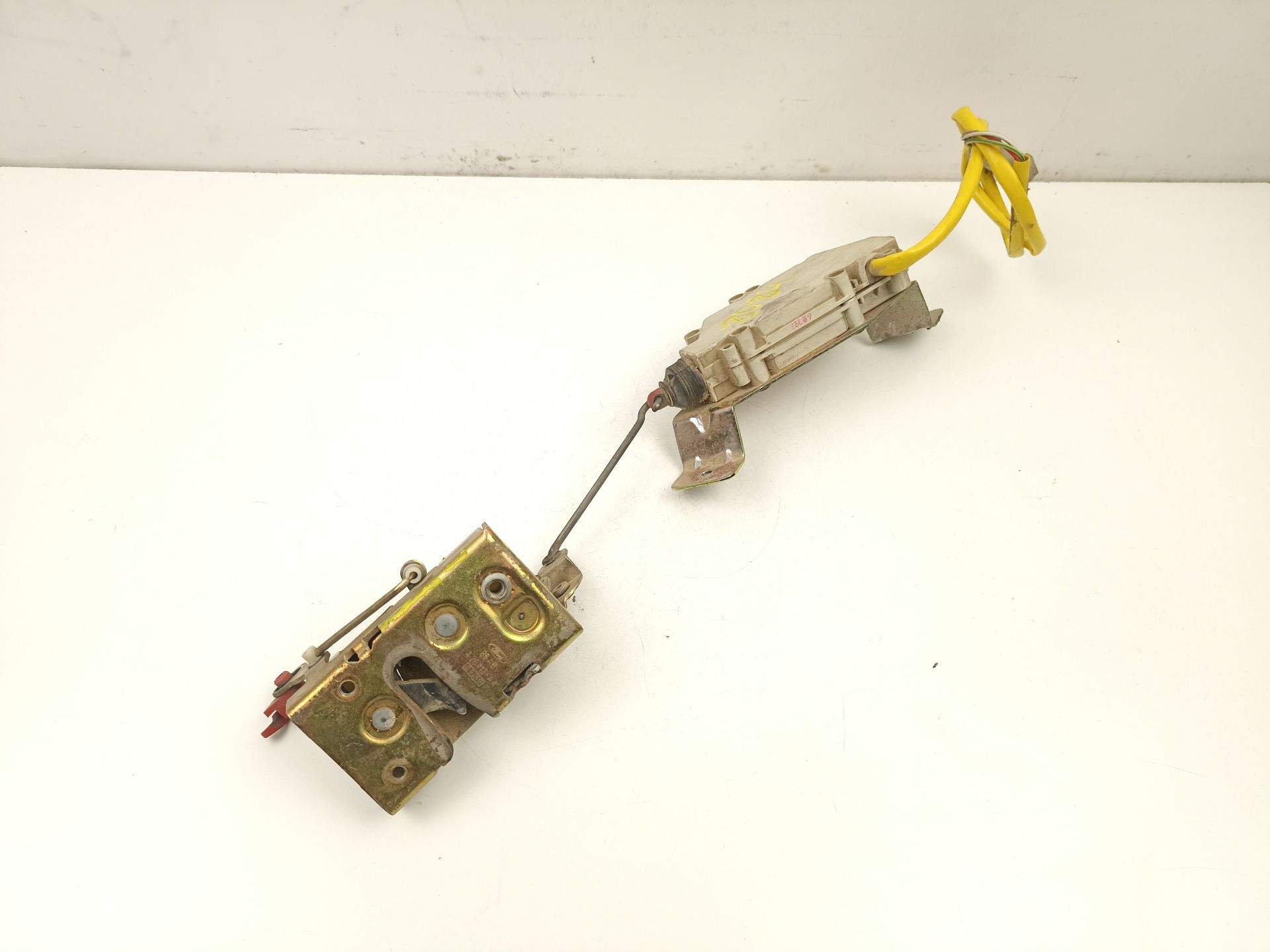 CERRADURA PUERTA TRASERA IZQUIERDA FORD ESCORT IV (GAF, AWF, ABFT) 86ABA26413AA 86ABA26413AA