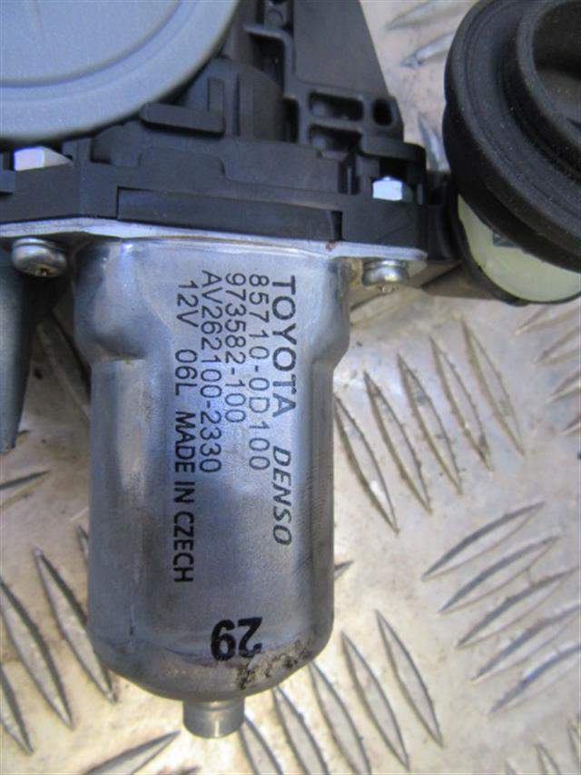 ELEVALUNAS DELANTERO DERECHO TOYOTA YARIS (_P9_) 857100D100 857100D100 - Vista 3