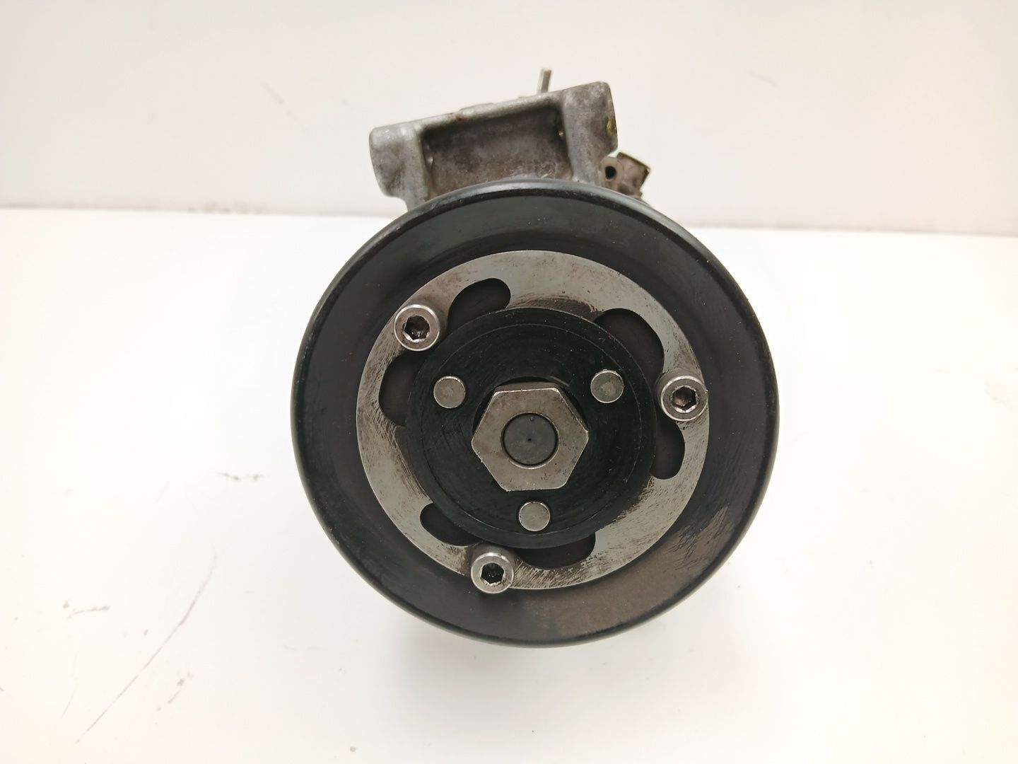 COMPRESOR AIRE ACONDICIONADO VOLKSWAGEN TRANSPORTER T6 Furgoneta (SGA, SGH, SHA, SHH) 5Q0820803F 5Q0820803F - Vista 3