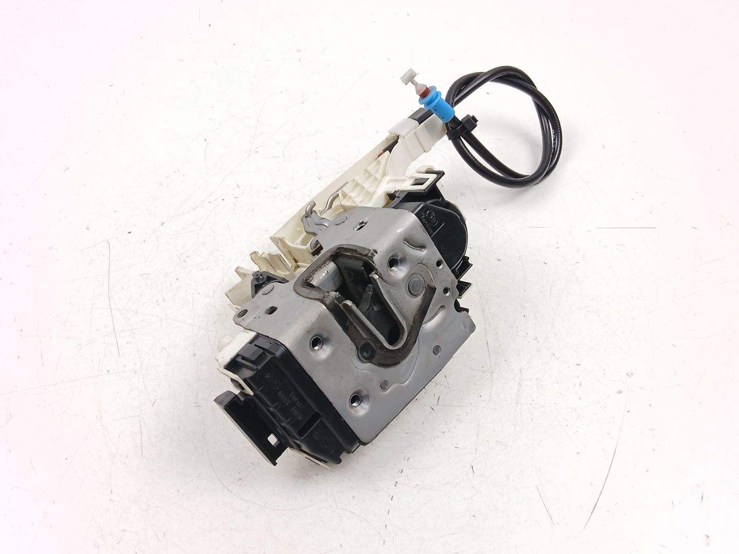 CERRADURA PUERTA DELANTERA IZQUIERDA VOLKSWAGEN CRAFTER 30-35 Autobús (2E_) A9067202135 A9067202135