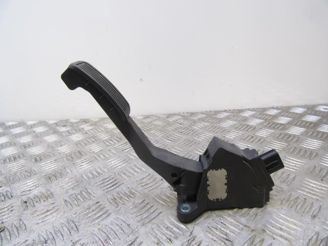 Toyota Yaris II (P9) Hatchback 1.33 16V Dual VVT-I (1NRFE) GASPEDAAL  0  781100D01