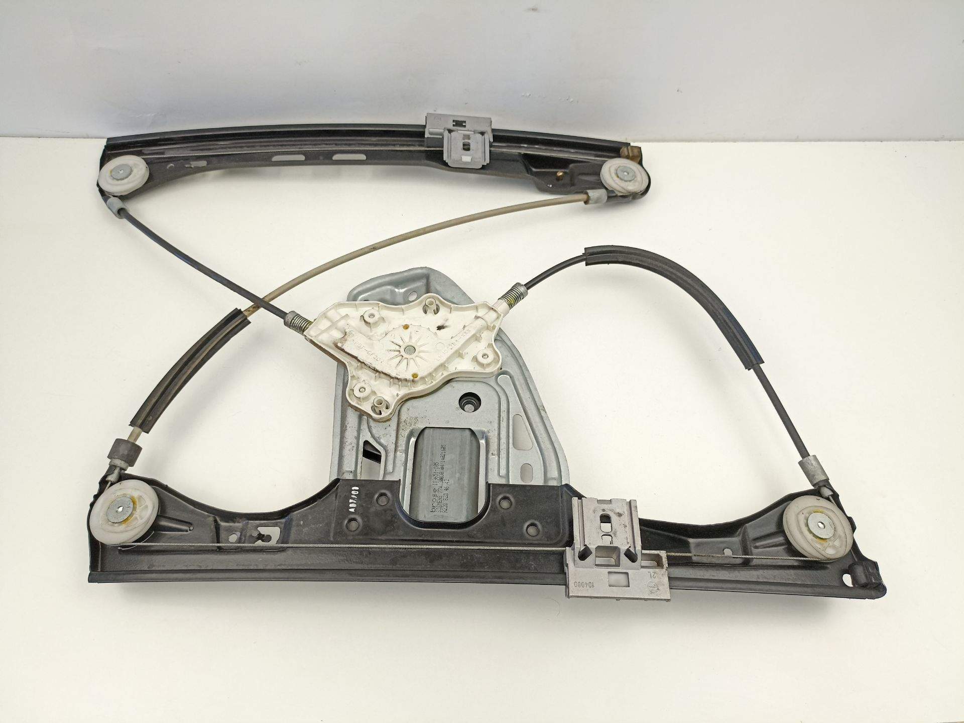 ELEVALUNAS DELANTERO IZQUIERDO MERCEDES-BENZ CLASE C (W203) BERLINA A2037201746 / A2208204642 A2037201746A2208204642