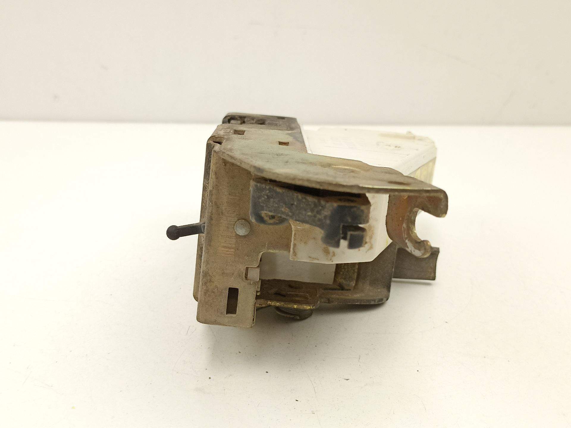 CERRADURA PUERTA TRASERA IZQUIERDA FORD FIESTA IV (JA_, JB_) 96FGA264A27BG 96FGA264A27BG - Vista 3