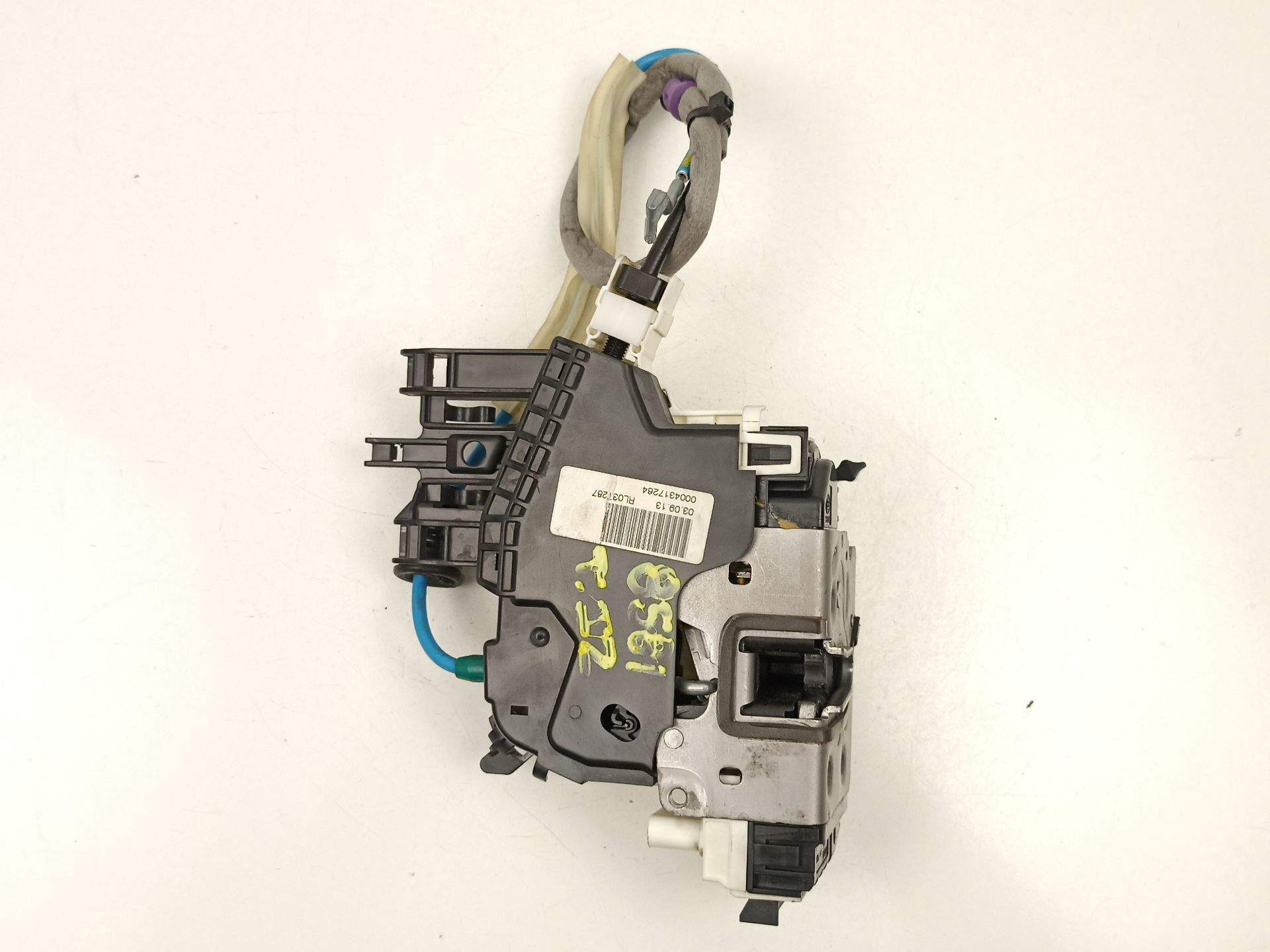 CERRADURA PUERTA TRASERA IZQUIERDA MERCEDES-BENZ CLASE A (W176) A2047302735 A2047302735 - Vista 2
