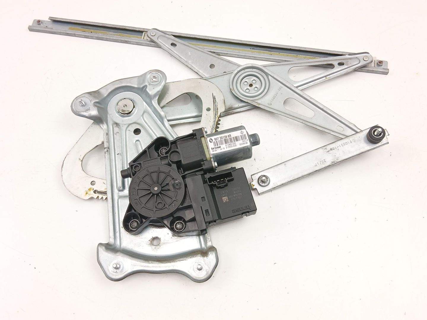 ELEVALUNAS DELANTERO DERECHO RENAULT MEGANE III Grandtour (KZ0/1) 807301396R 807301396R