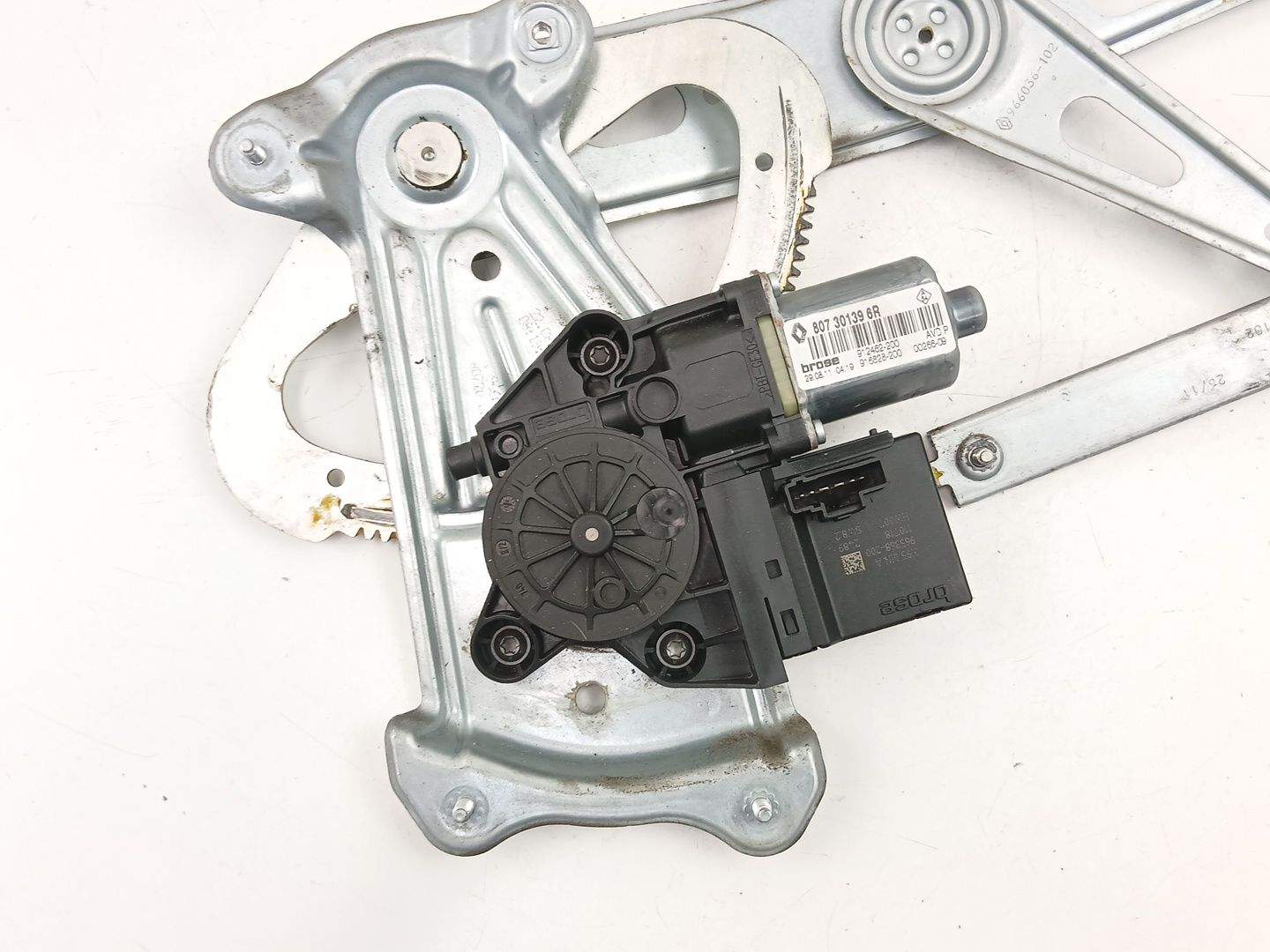 ELEVALUNAS DELANTERO DERECHO RENAULT MEGANE III Grandtour (KZ0/1) 807301396R 807301396R - Vista 3