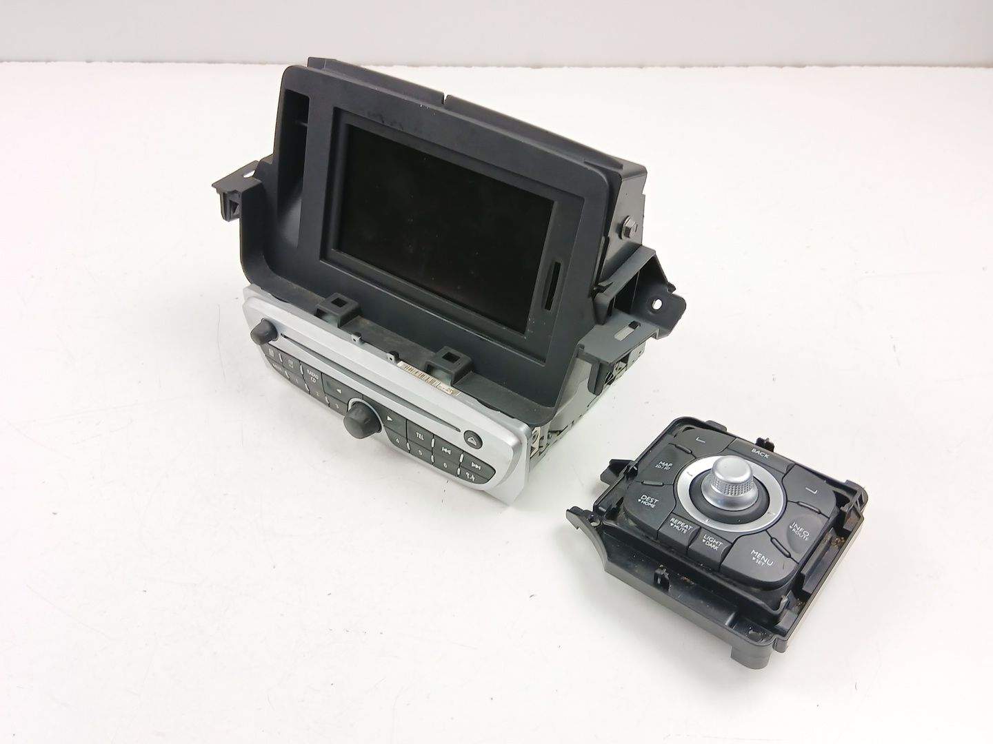 RADIO CD/MP3 RENAULT MEGANE III Grandtour (KZ0/1) 281153051R / 259150931R / 253B00345R 281153051R259150931R253B00345R