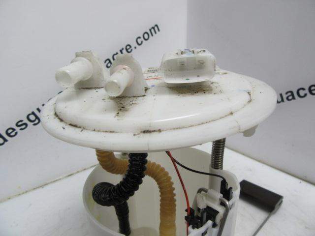 BOMBA COMBUSTIBLE AFORADOR RENAULT MEGANE 172020033R 172020033R - Vista 2
